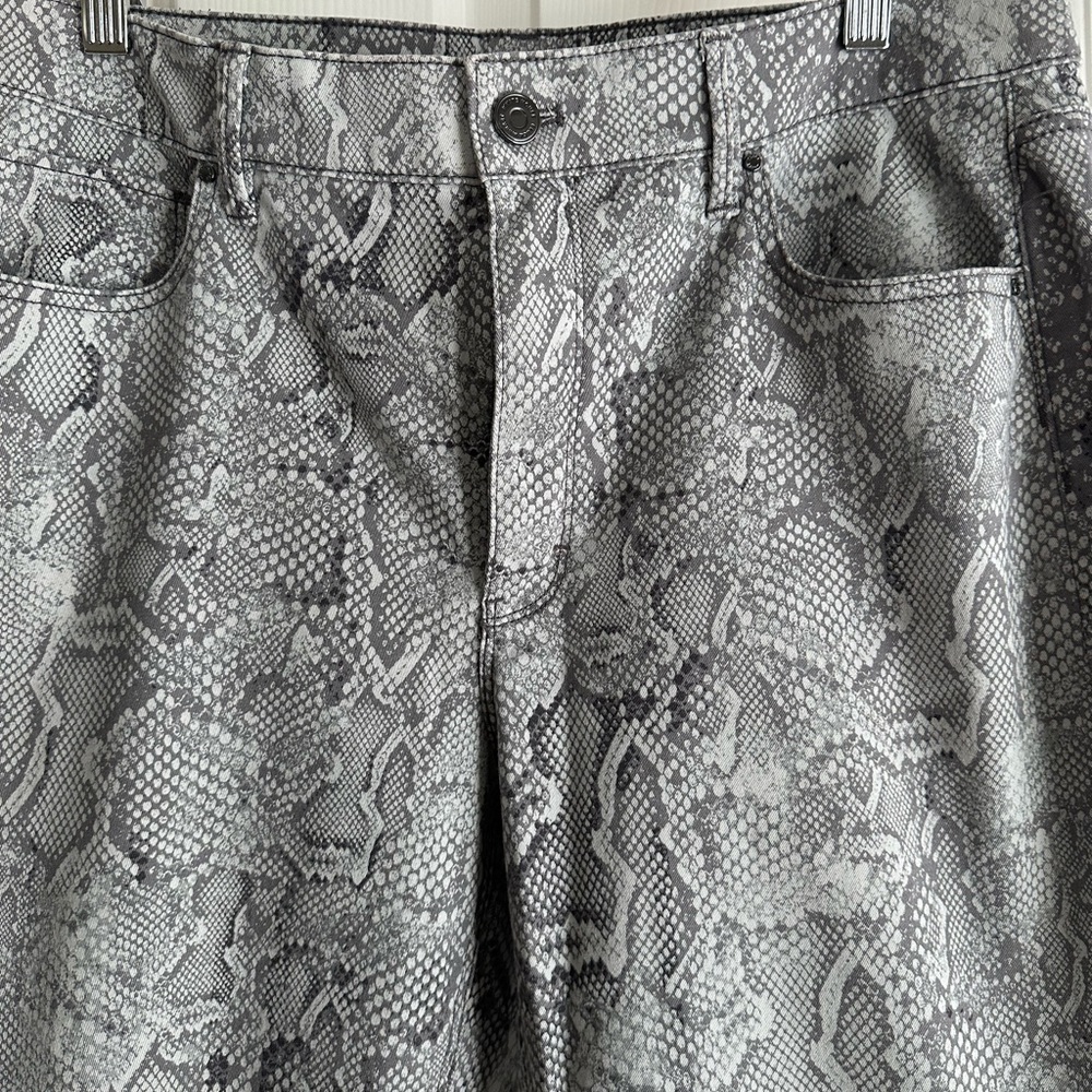 Brand New White House Black Market Snakeskin Print Jeans - Size 12